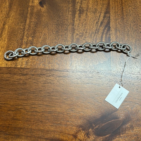 Silver Chain Link Bracelet - Picture 6 of 8
